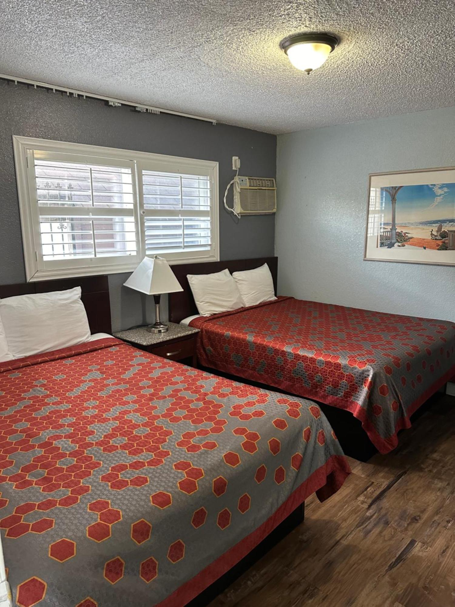 Fireside Inn By The Beach Boardwalk & Bowling Санта-Крус Экстерьер фото