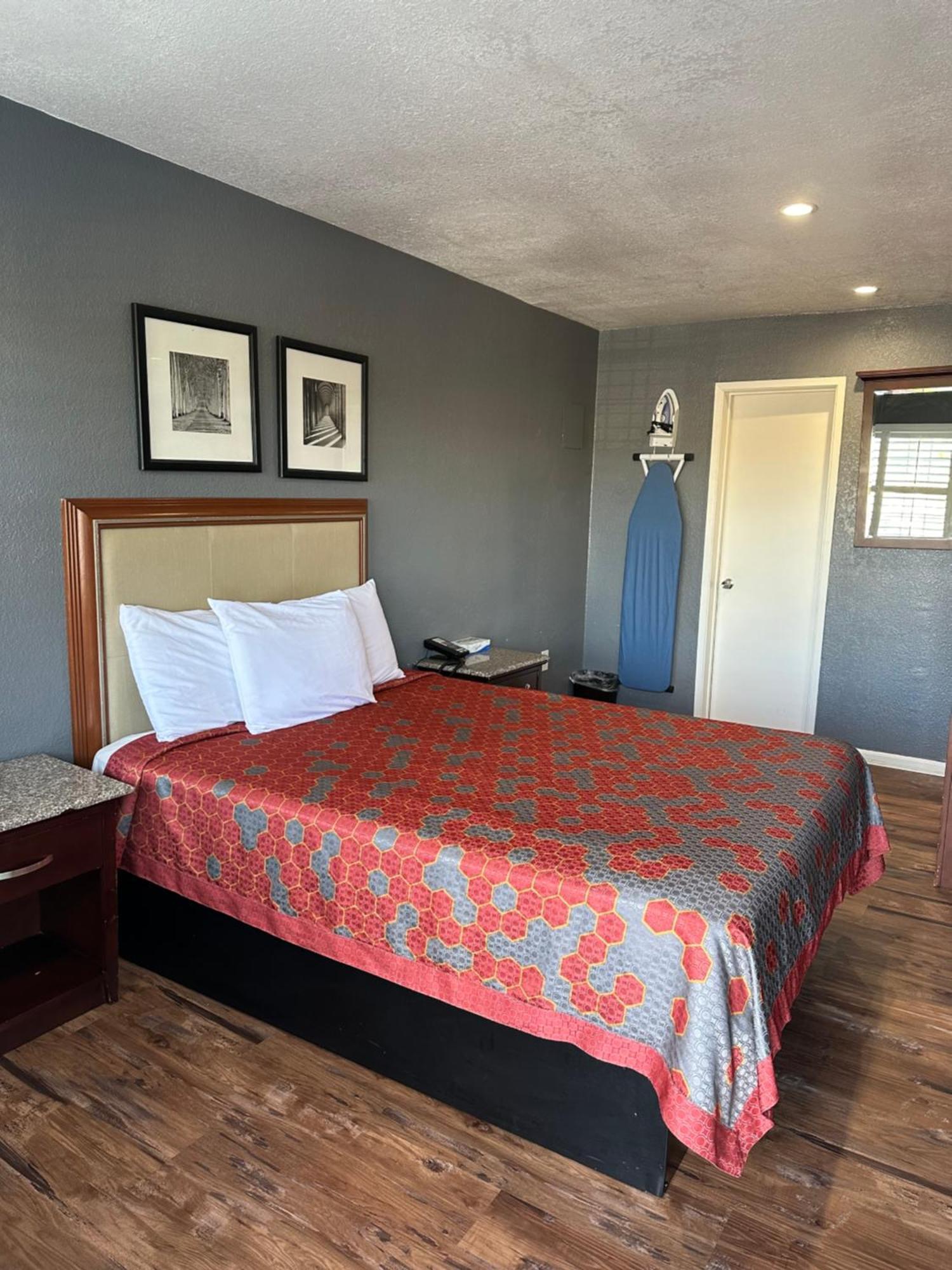 Fireside Inn By The Beach Boardwalk & Bowling Санта-Крус Экстерьер фото