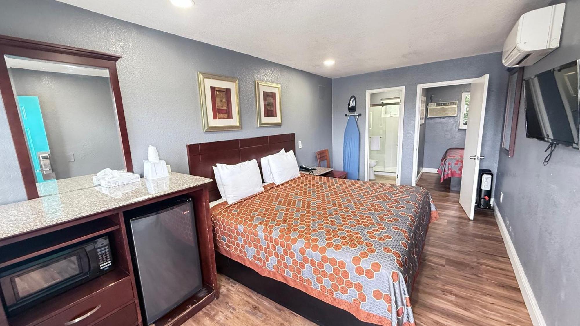 Fireside Inn By The Beach Boardwalk & Bowling Санта-Крус Экстерьер фото