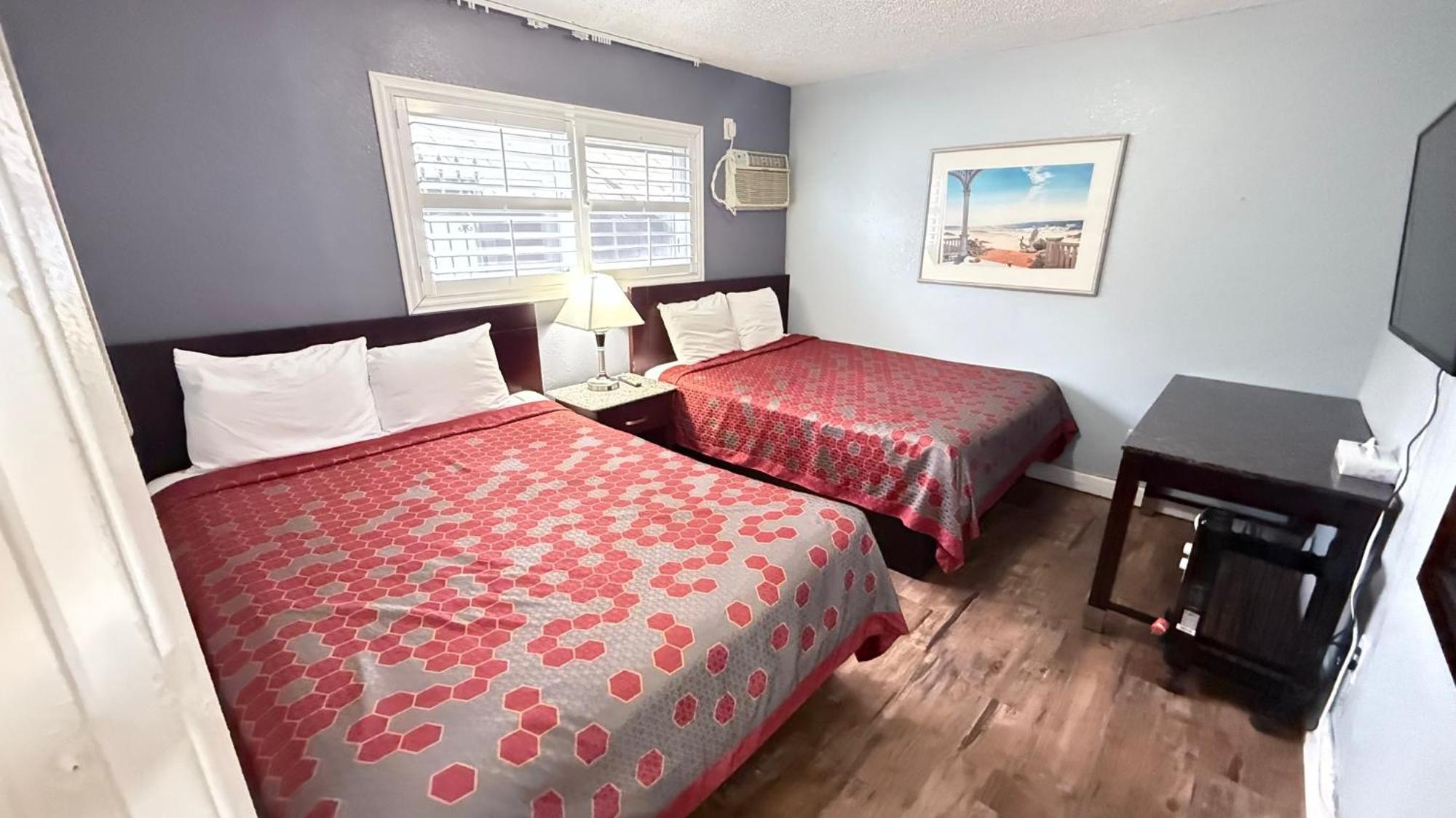 Fireside Inn By The Beach Boardwalk & Bowling Санта-Крус Экстерьер фото