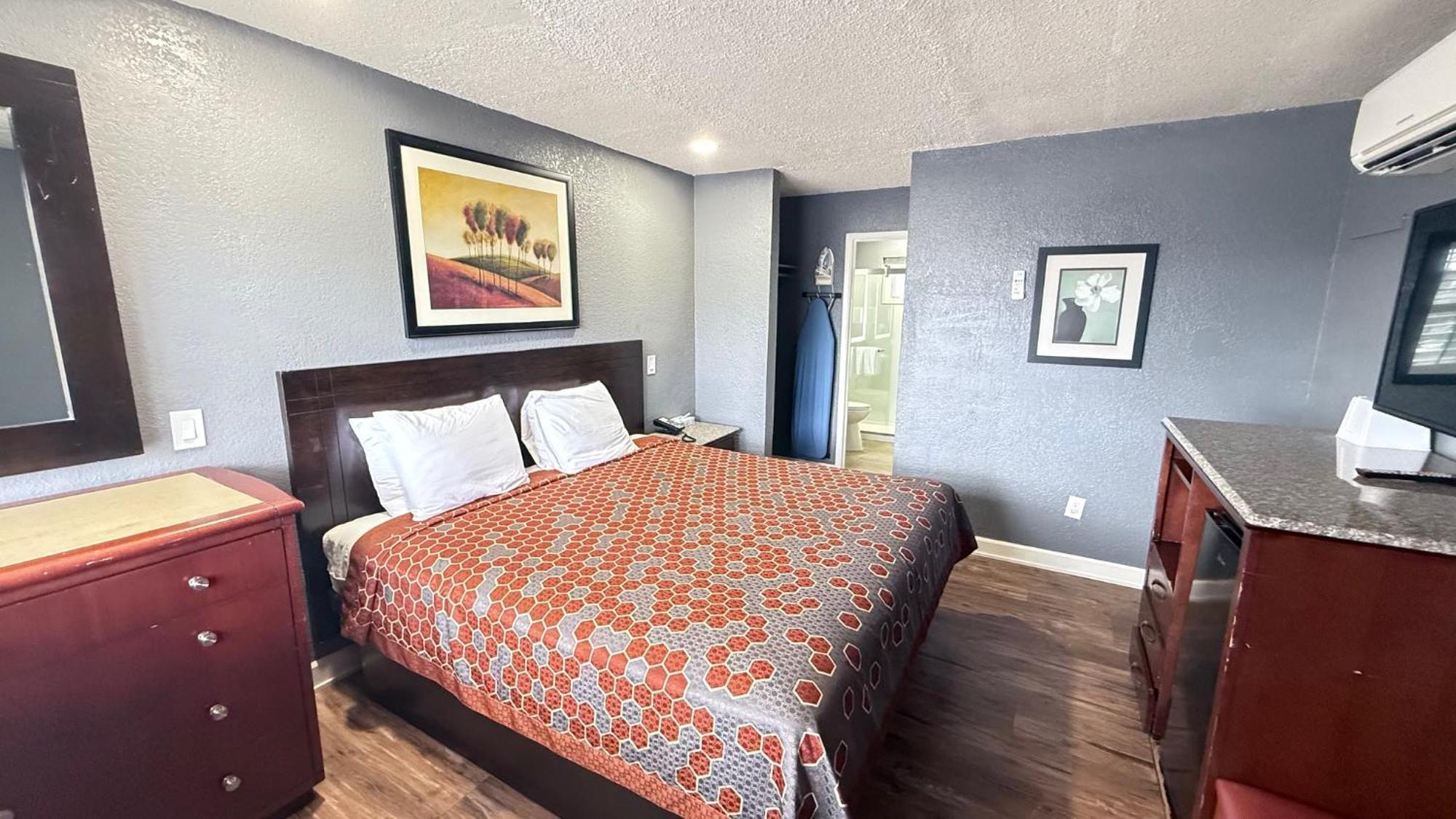 Fireside Inn By The Beach Boardwalk & Bowling Санта-Крус Экстерьер фото